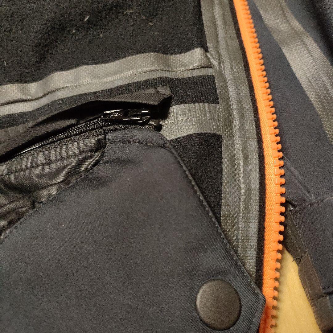 マウンテンハードウェア シンクロスノージャケット S　スノーボードウェア　雪山