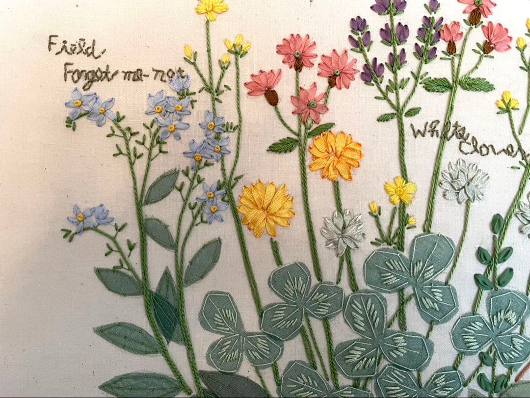 青木和子　刺繍　完成品　「種を蒔いて、芽が出て、花が咲くまで」