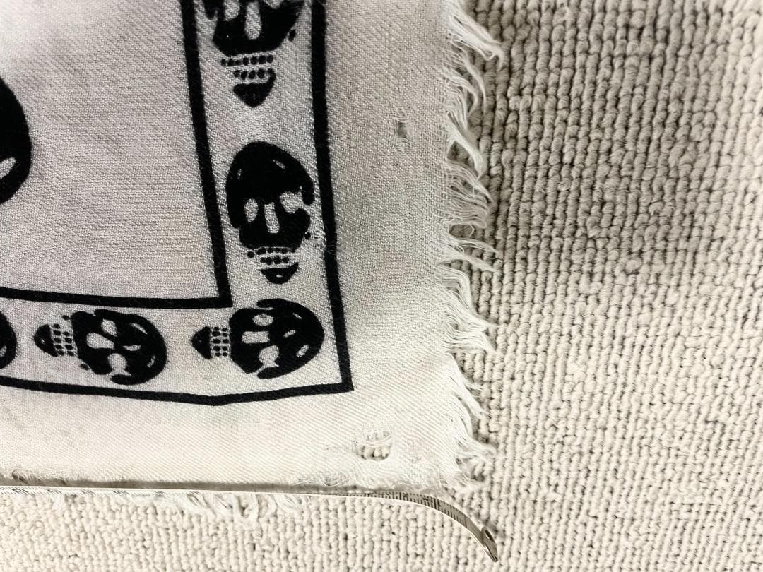 Alexander Mcqueen アレキサンダーマックイーン スカル ストール