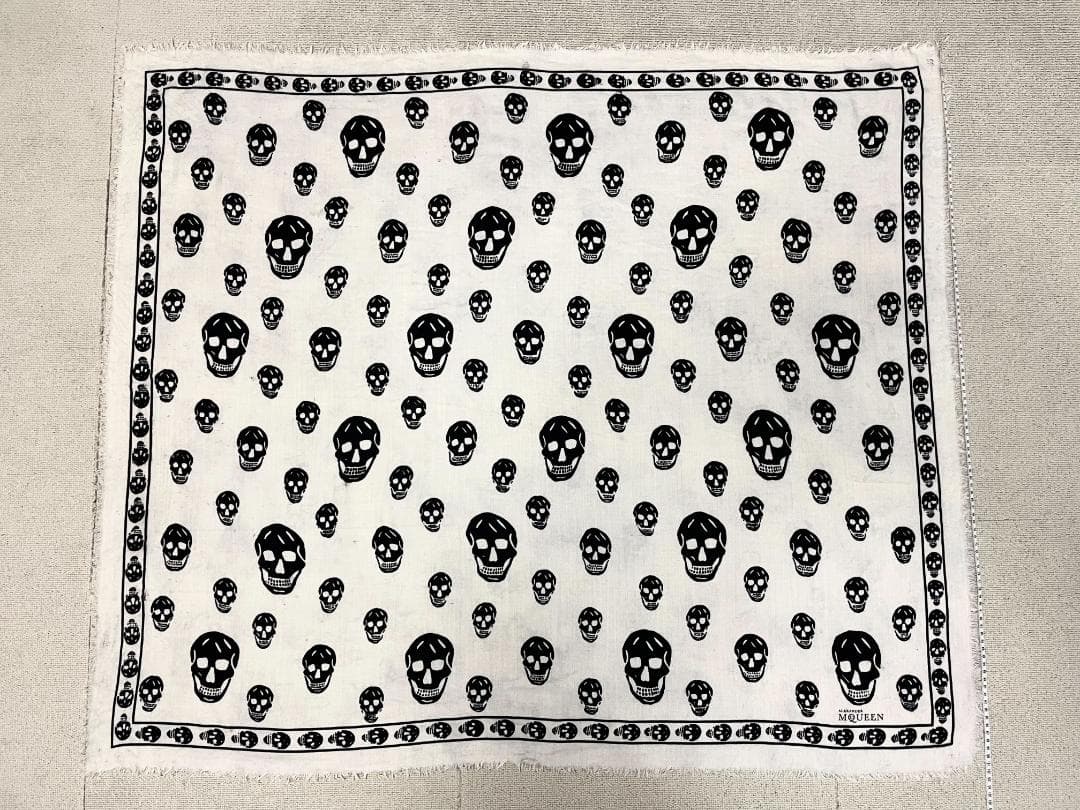 Alexander Mcqueen アレキサンダーマックイーン スカル ストール