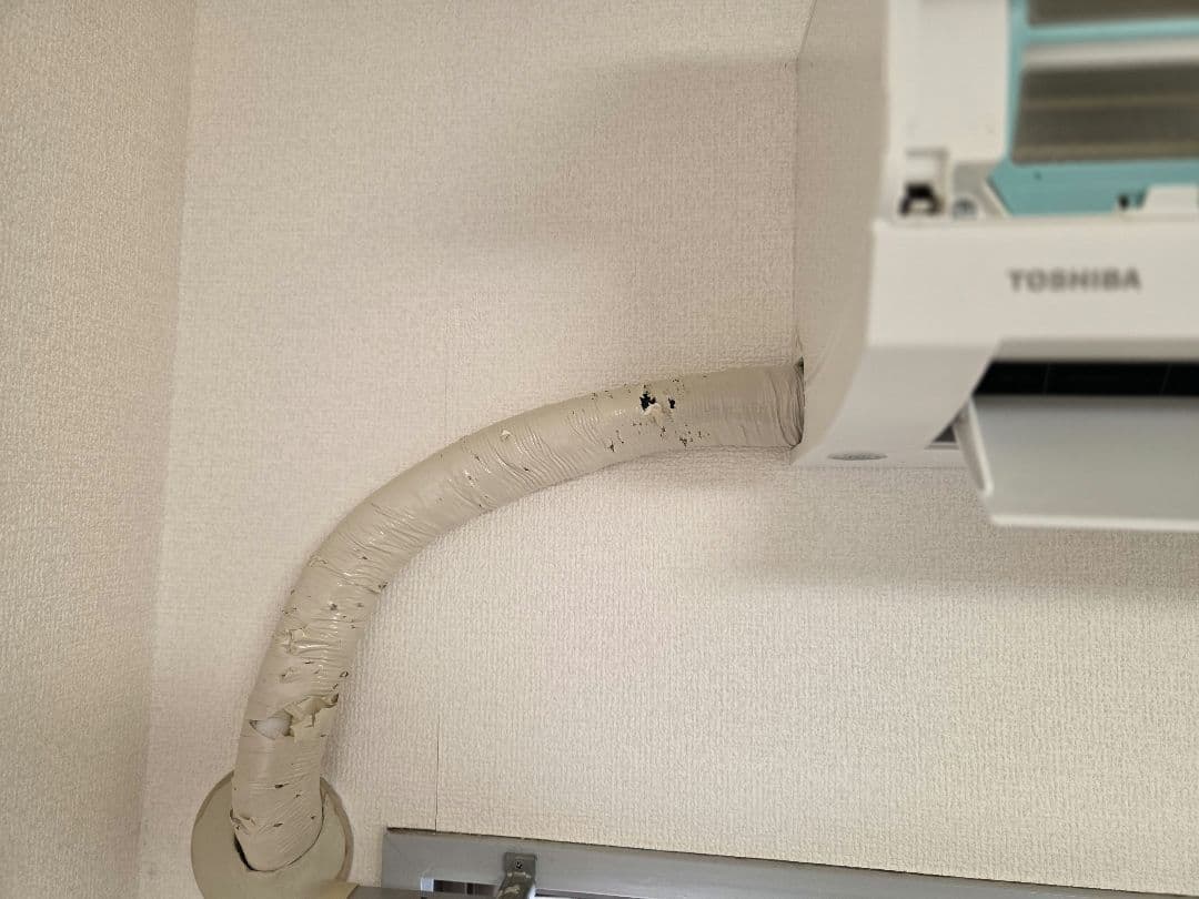 東芝 ルームエアコン RAS-J221M（W） 2022年製 6畳用 大阪市