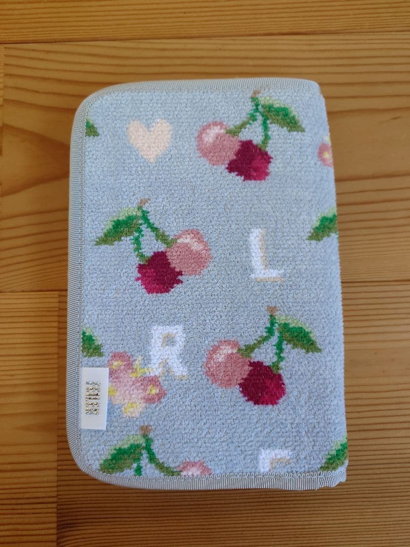 フェイラー　キープスマイリングチェリー　マルチケース