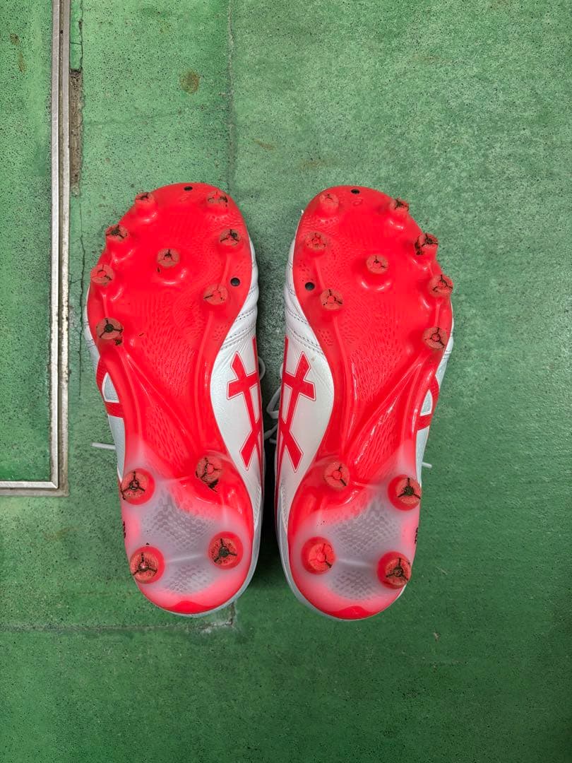 asics サッカーシューズ・スパイク　DS right