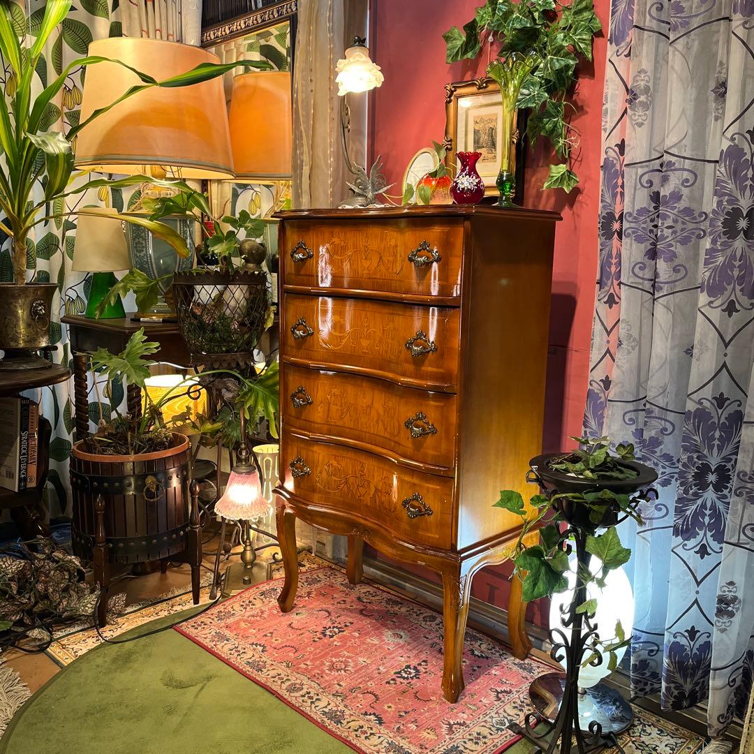 Sale 美品　コンパクトサイズ　アンティーク 象嵌　猫脚　４DRキャビネット