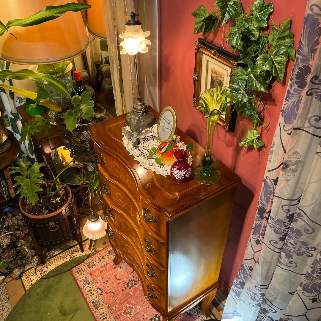 Sale 美品　コンパクトサイズ　アンティーク 象嵌　猫脚　４DRキャビネット