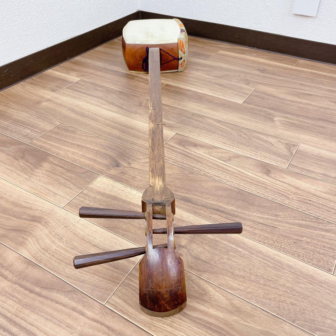 三味線 細棹 花梨 平溝 丸打胴 鳩胸 犬皮 和楽器