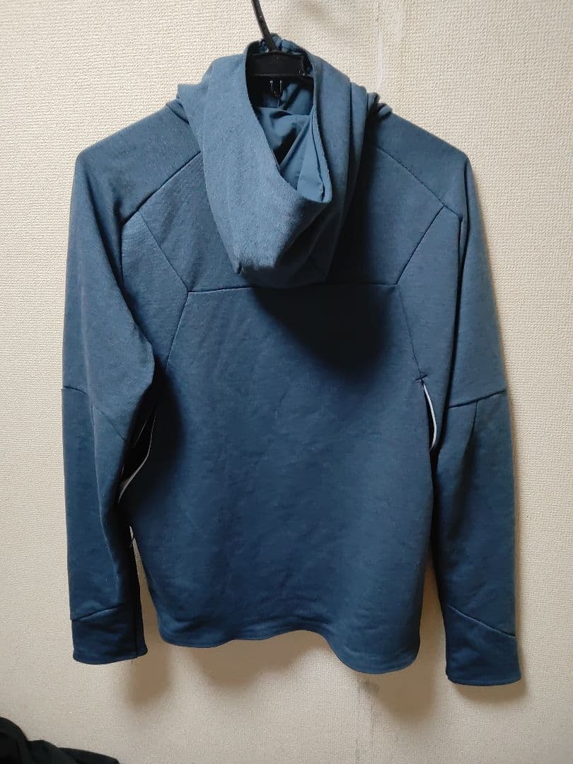On ダークブルー スウェットセットアップ