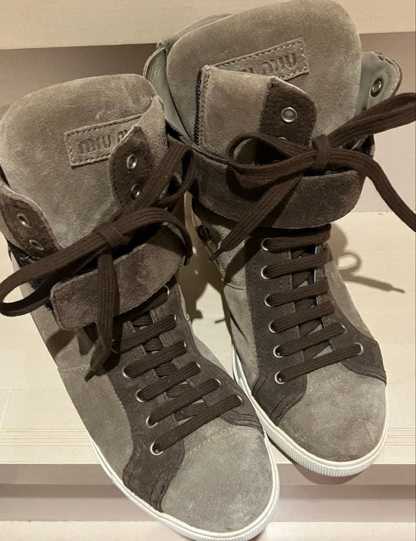 早い者勝ち！超美品！レア！miumiuスニーカー 37.5