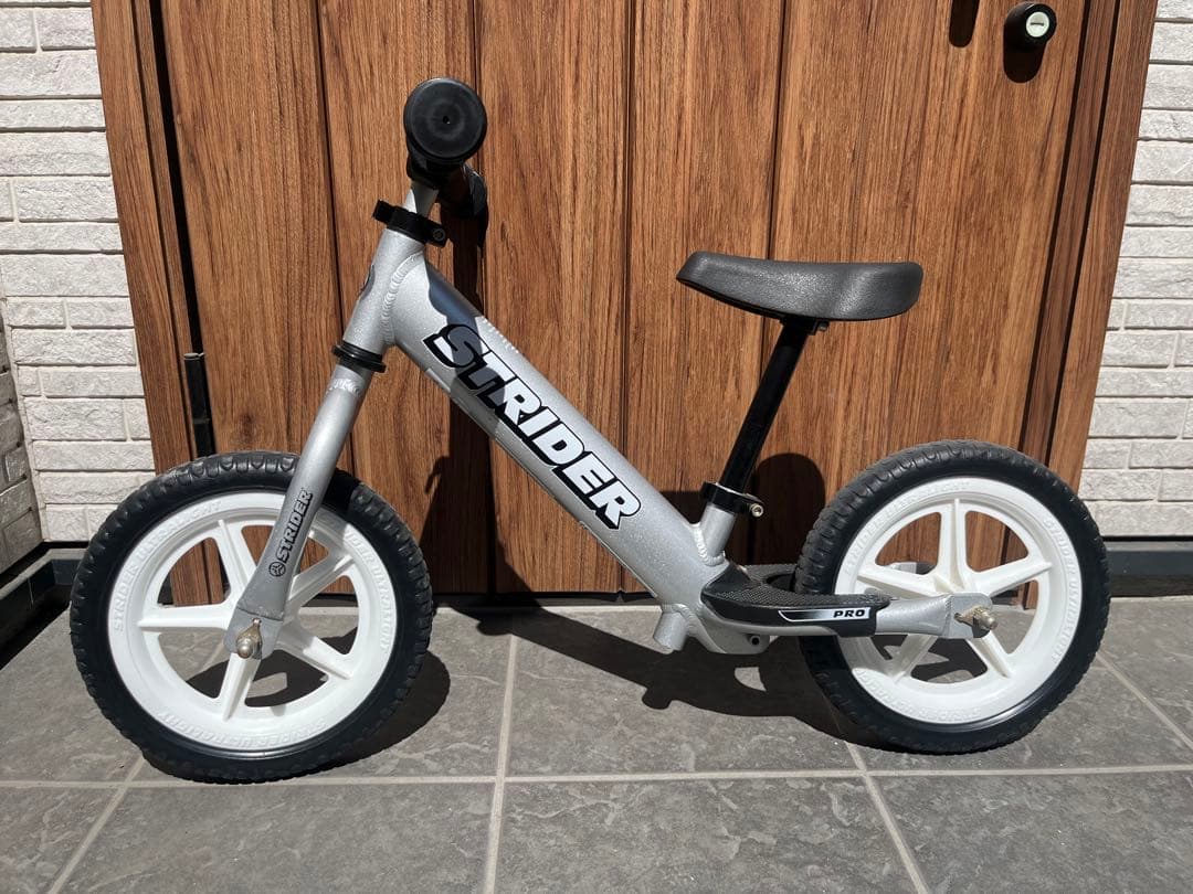 STRIDER PROバランスバイク シルバー