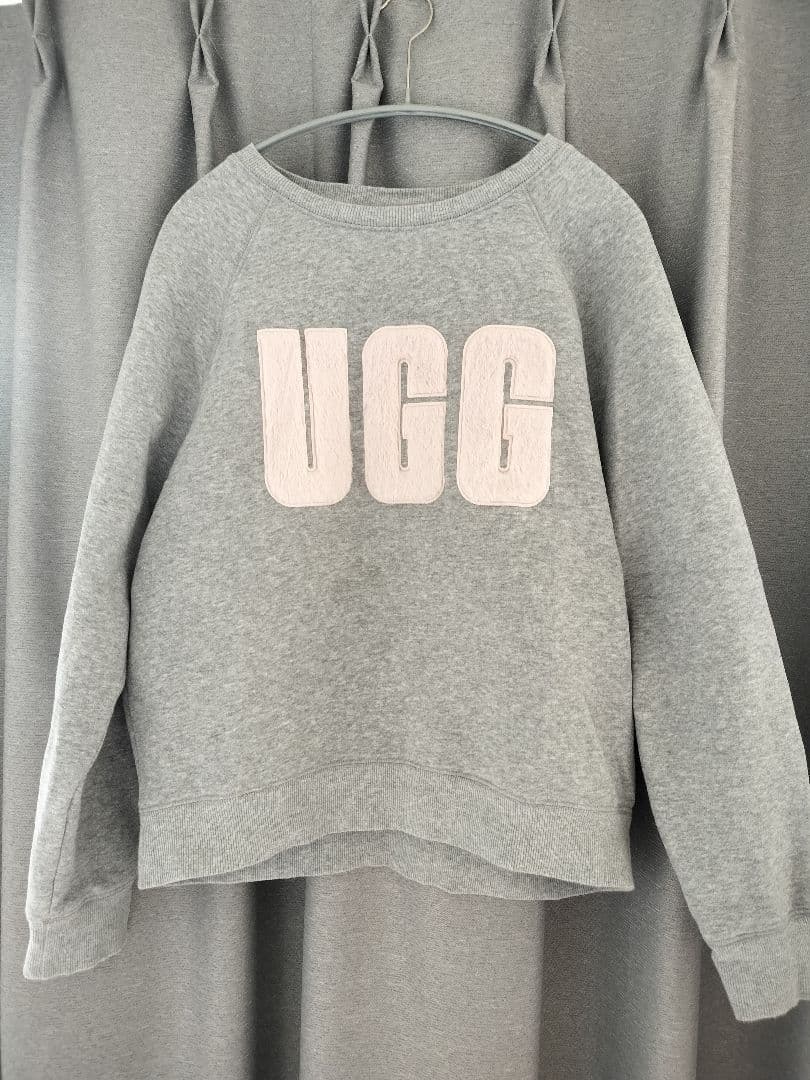 UGG グレー ロゴ スウェット