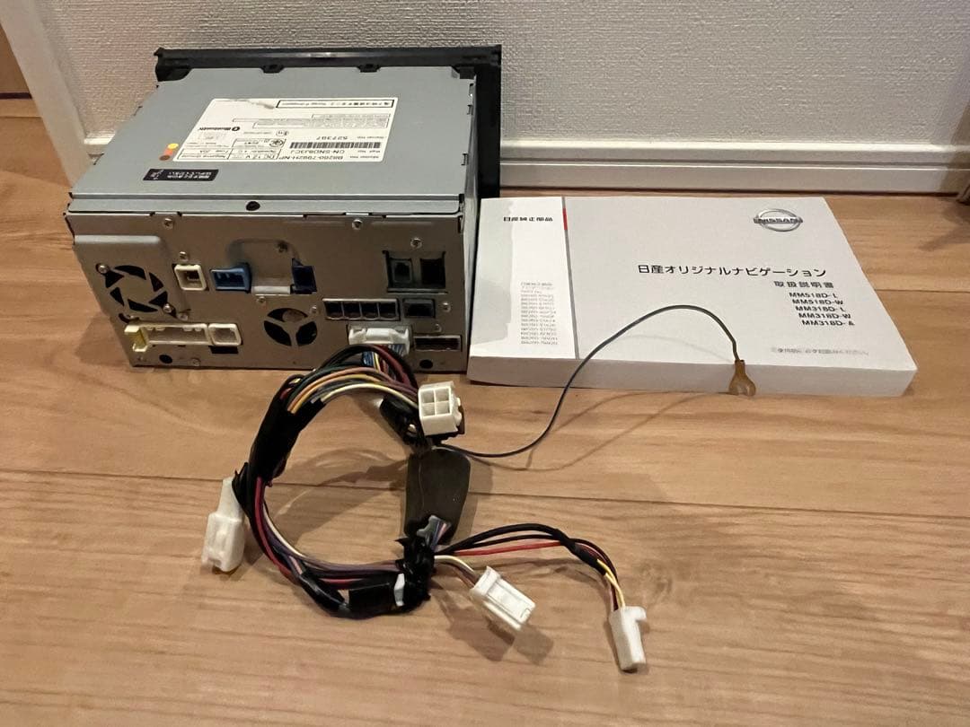 日産純正ナビ　MM318D-W