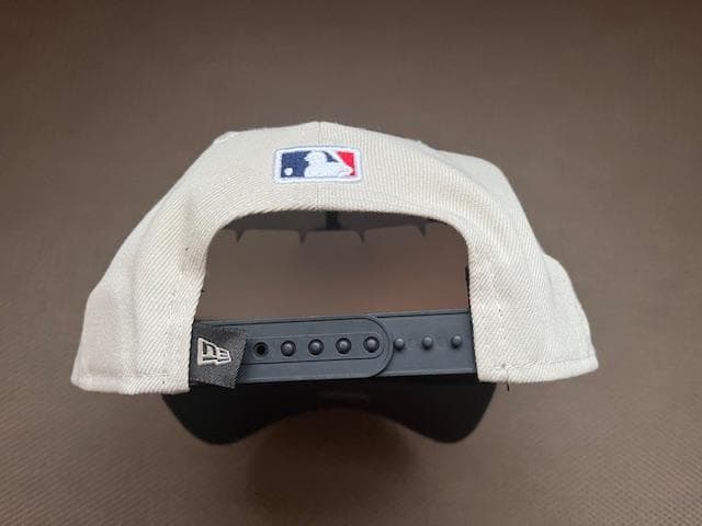 大谷翔平25WSチャンピオンロッカルーム9FORTYクリーム＆チャコールFREE