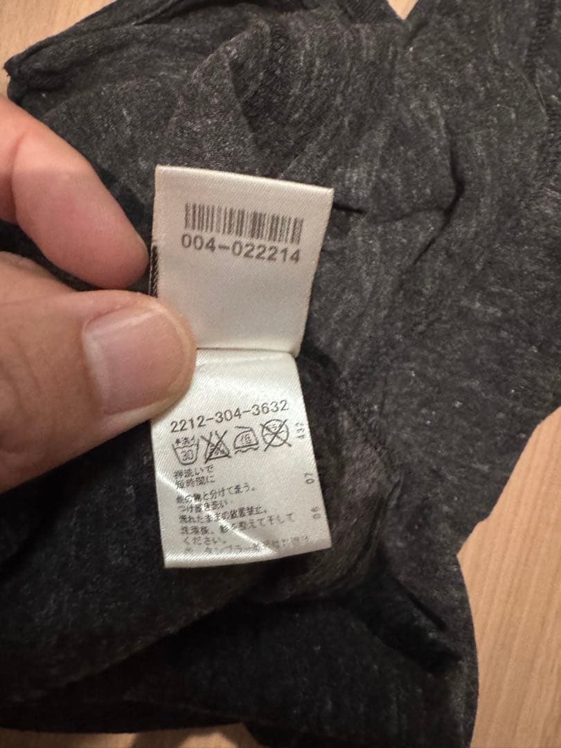 クロムハーツ　VネックTシャツ