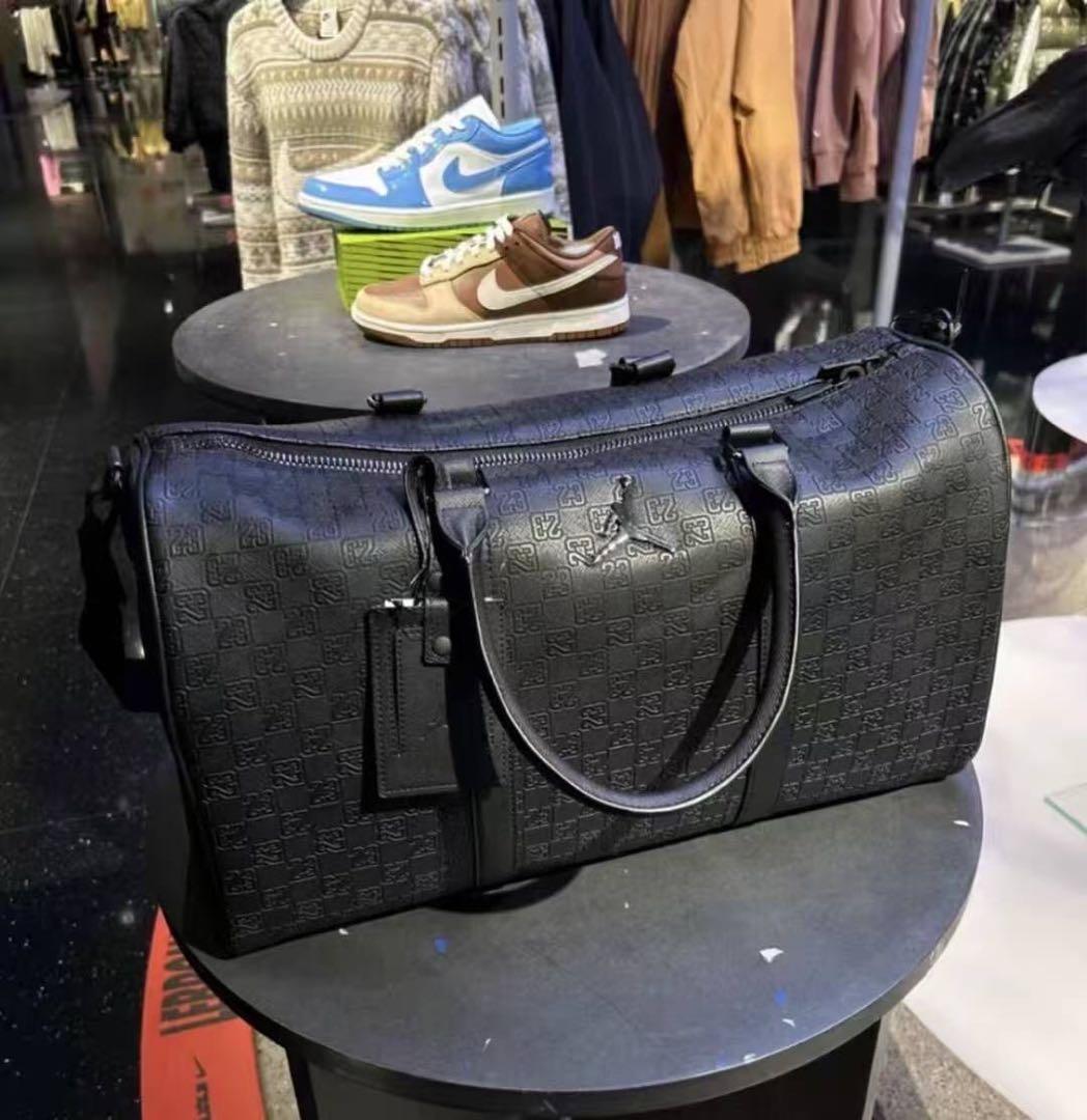 Jordan モノグラムボストンバッグ　レザー調　ブラック　未使用