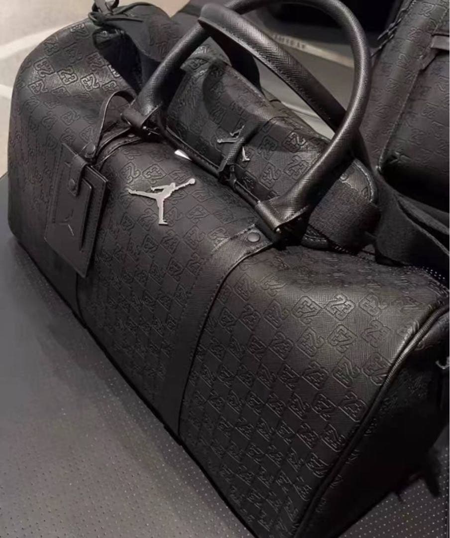 Jordan モノグラムボストンバッグ　レザー調　ブラック　未使用