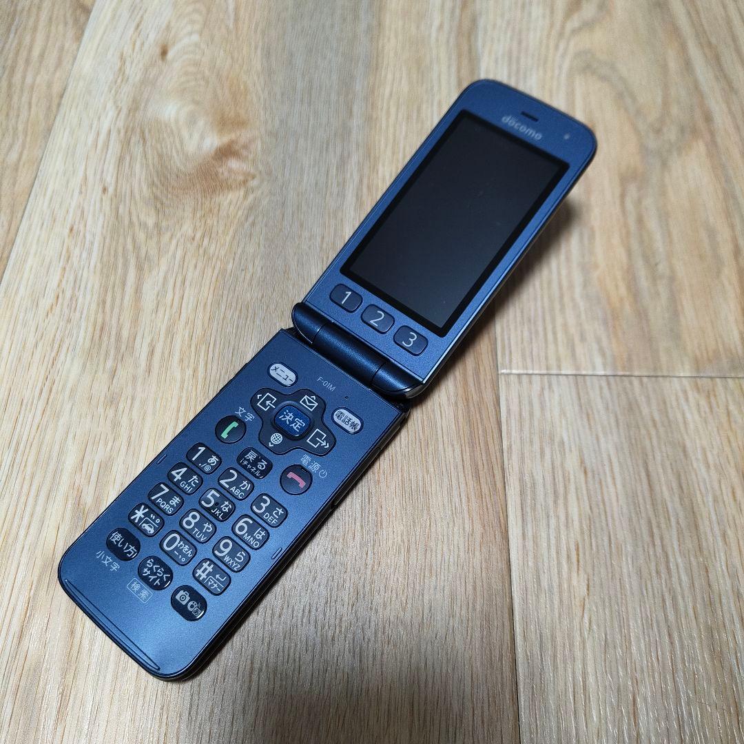 SIMフリー 富士通 らくらくホン F-01M ネイビー 新品バッテリー