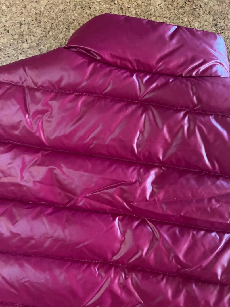 MONCLER ワインレッド ピンク　ダウンベスト
