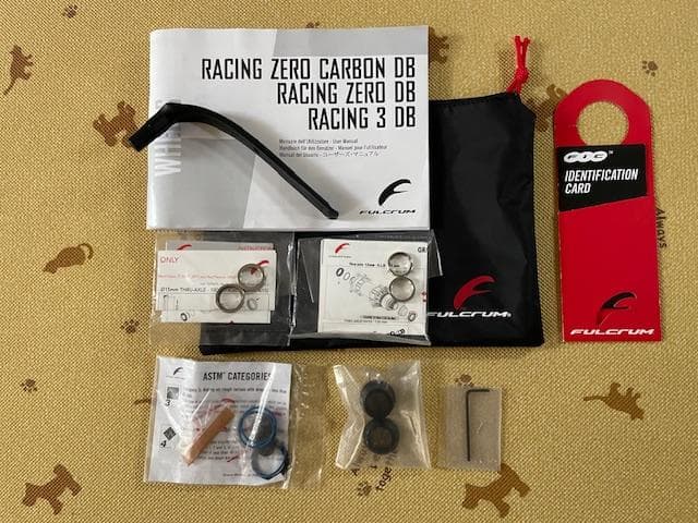 フルクラム FULCRUM レーシングゼロカーボン DB（シマノフリー）