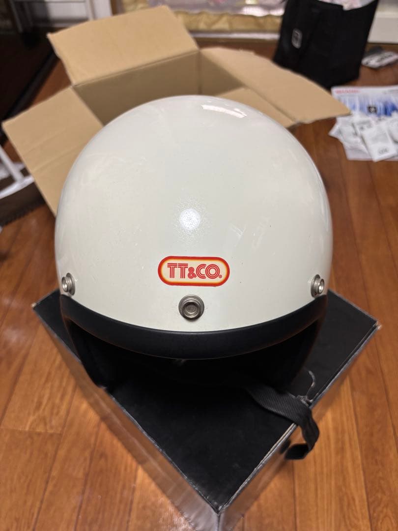 スーパーマグナム スタンダード　アイボリー　tt&co ヘルメット