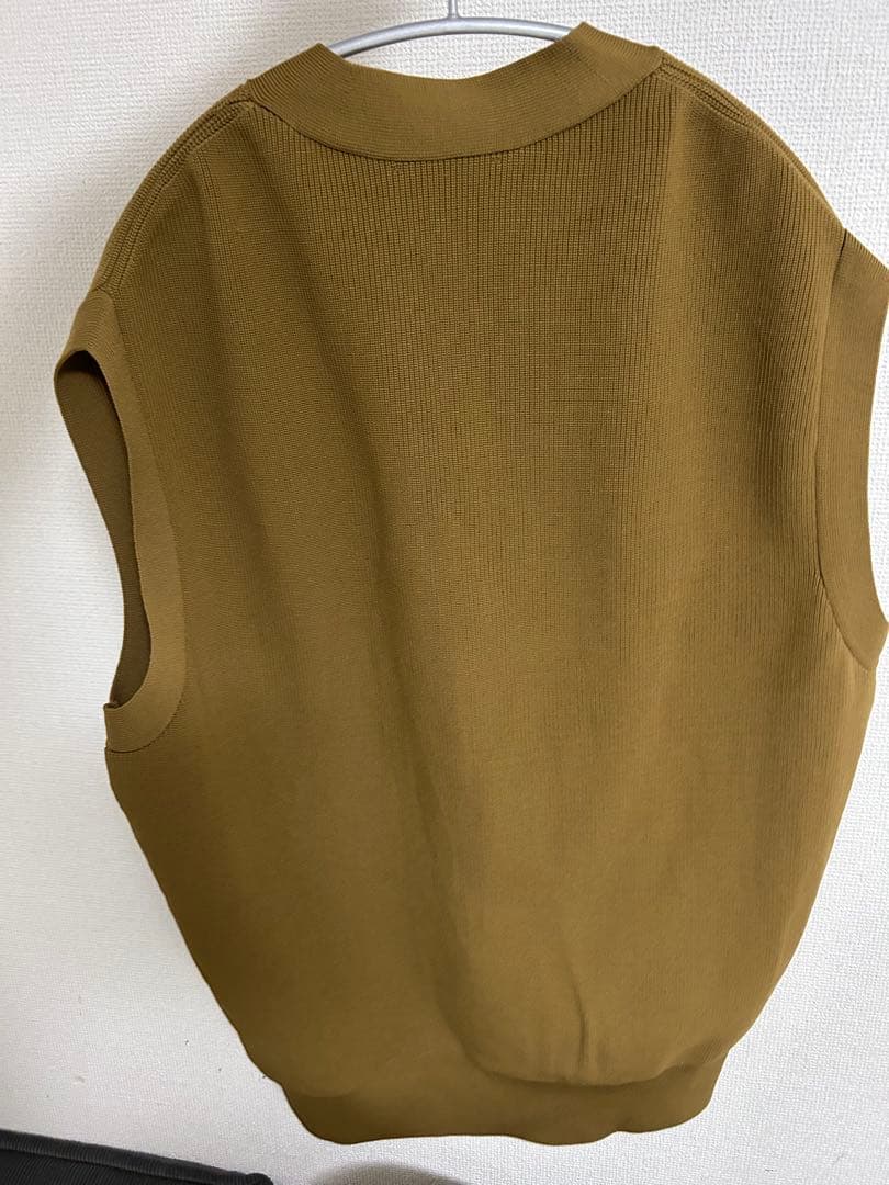 アダムエロペ　ミドルニットジレ