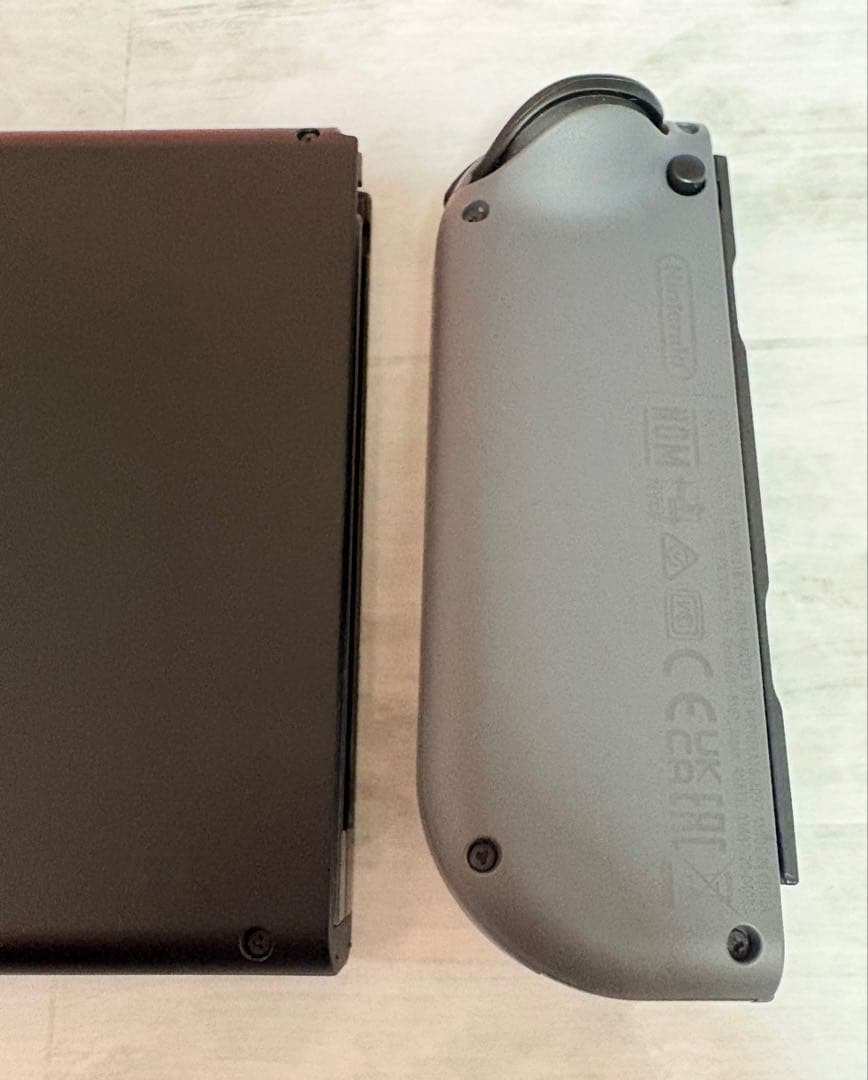 Nintendo Switch【Joy-Con (L) / (R)グレー】 本体