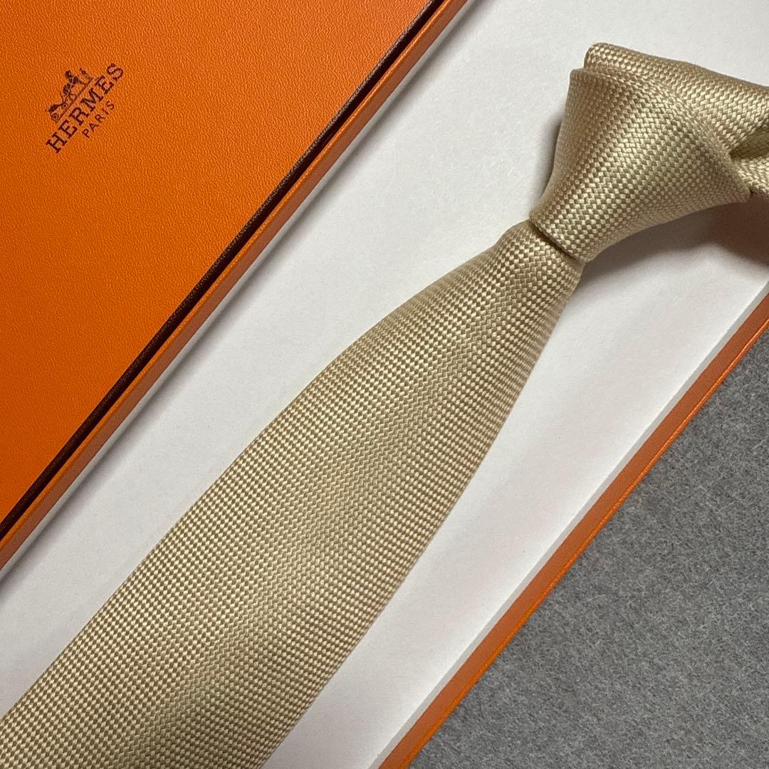 エルメス　ネクタイ　クリーム色　無地　シルク　結婚式