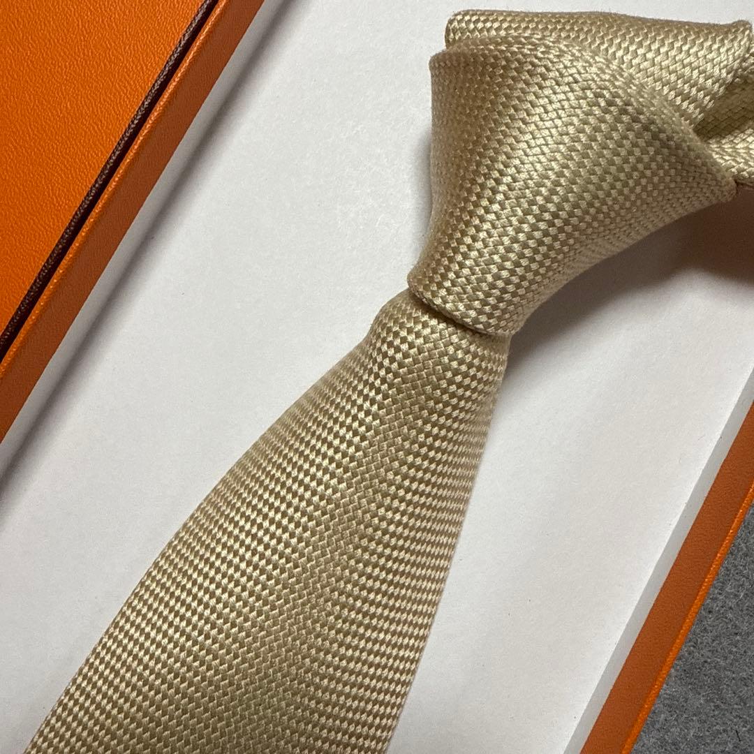 エルメス　ネクタイ　クリーム色　無地　シルク　結婚式