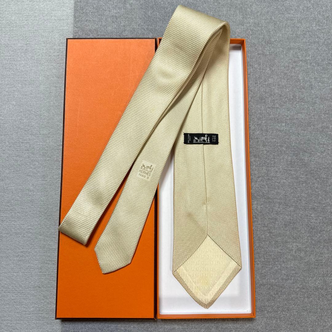 エルメス　ネクタイ　クリーム色　無地　シルク　結婚式