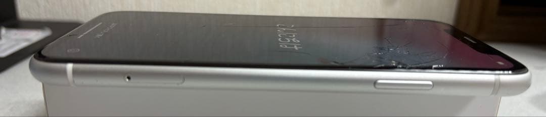 iPhone XR 128G ホワイト SiMロック解除済 ジャンク扱い