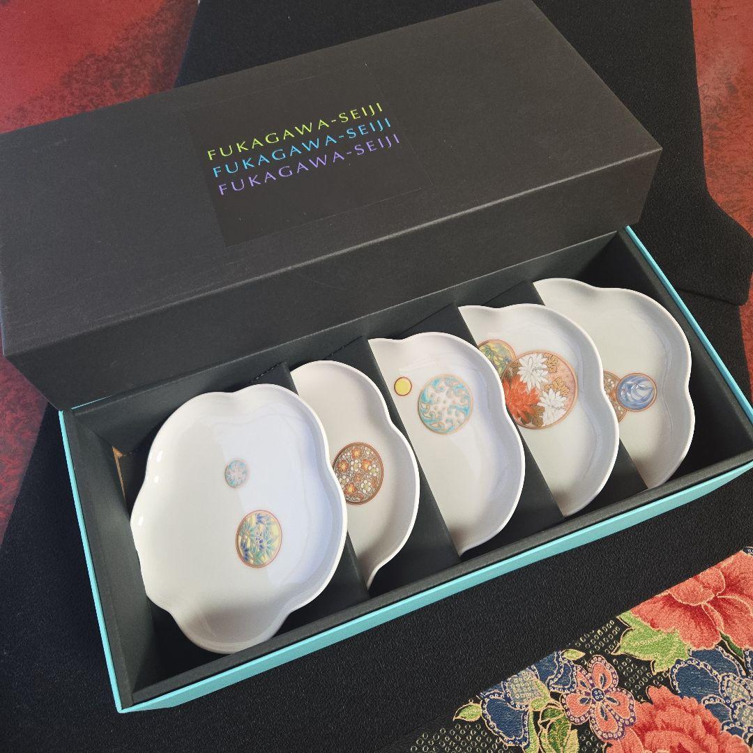 【①希少な極美品】深川製磁　寿赤絵　梅型　銘々皿揃　取皿揃　小皿　　トリプレット