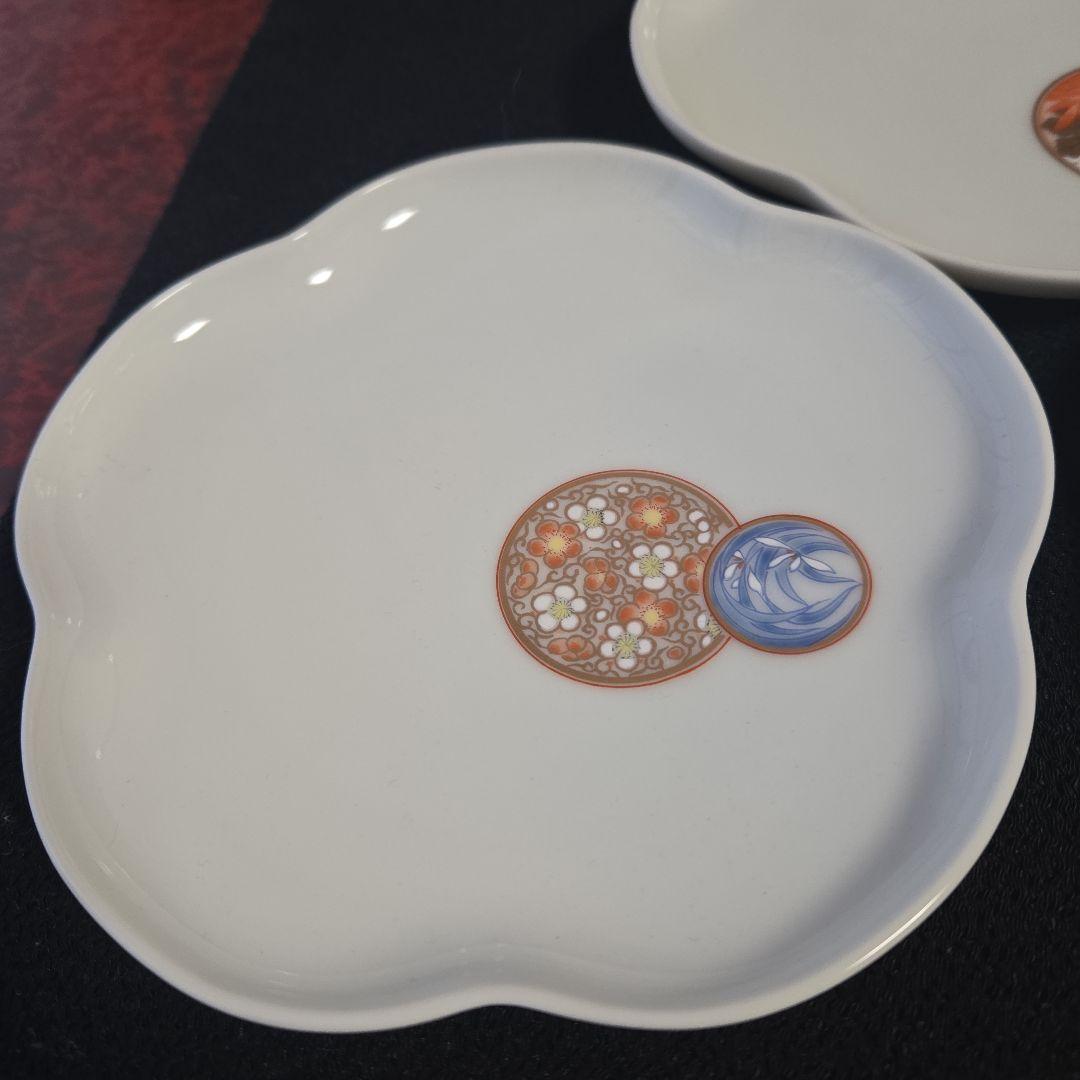 【①希少な極美品】深川製磁　寿赤絵　梅型　銘々皿揃　取皿揃　小皿　　トリプレット