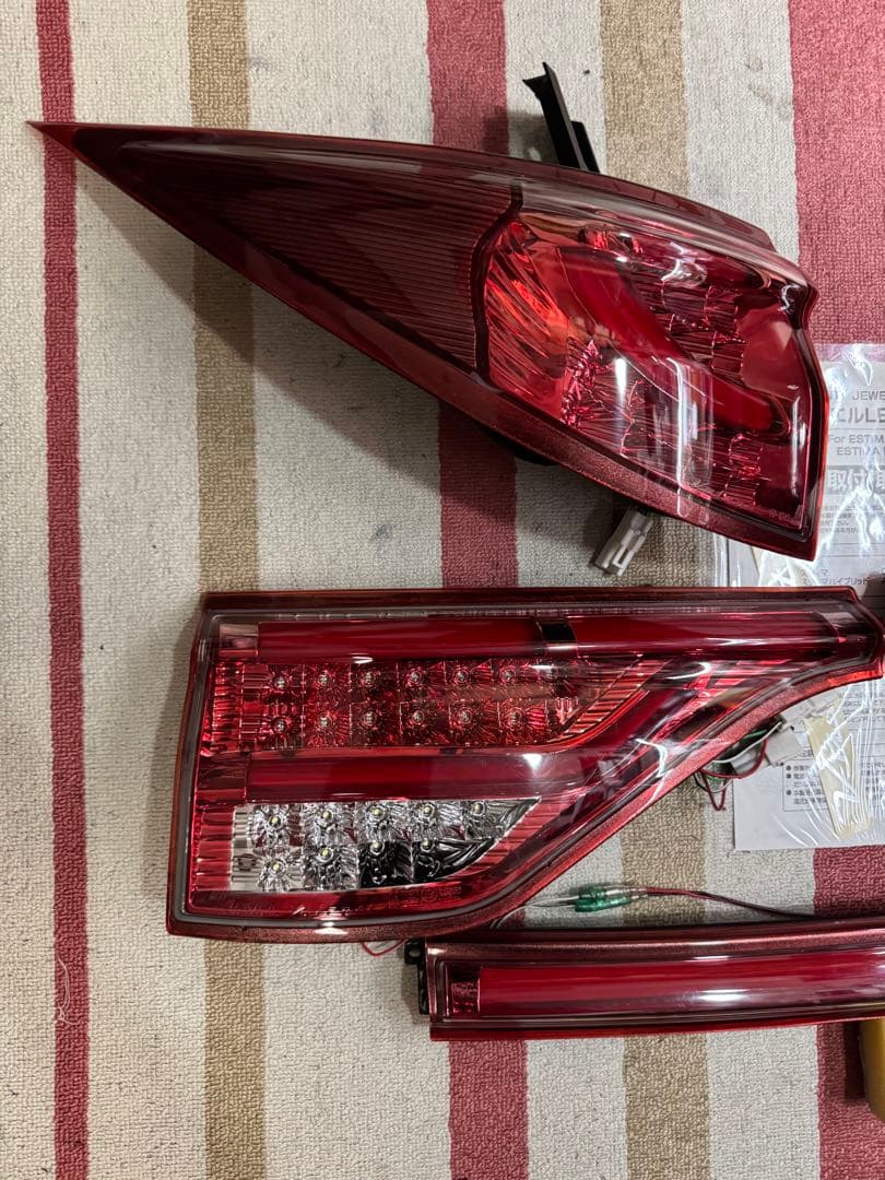 希少 綺麗 エスティマ 50 ヴァレンティ テールランプ テール