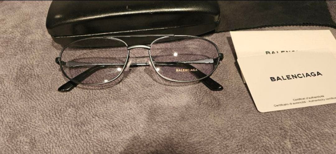 バレンシアガ　スウェットパンツ バレンシアガ　サングラス付き