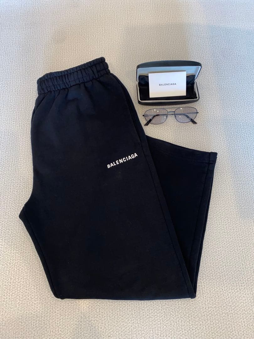 バレンシアガ　スウェットパンツ バレンシアガ　サングラス付き