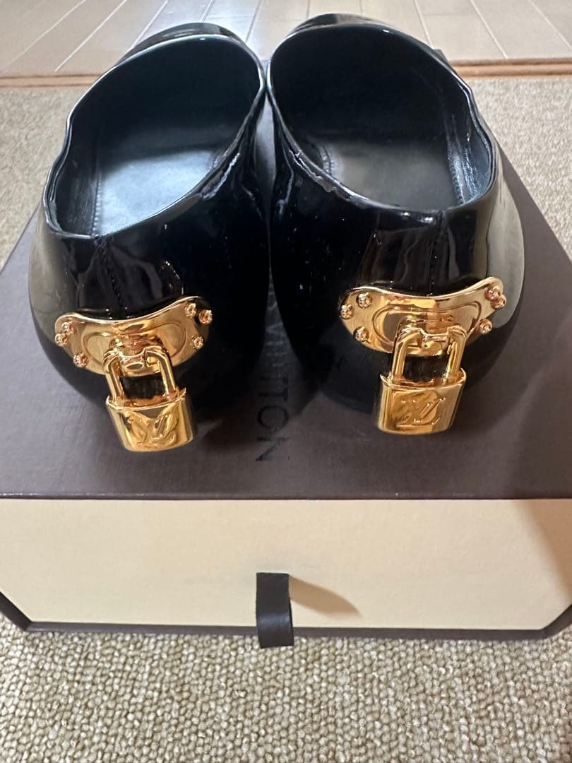 美品　LOUIS VUITTON ブラック フラットシューズ　37
