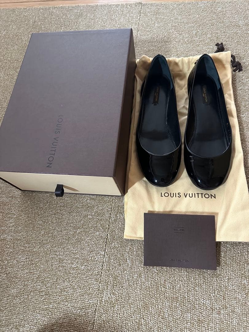 美品　LOUIS VUITTON ブラック フラットシューズ　37