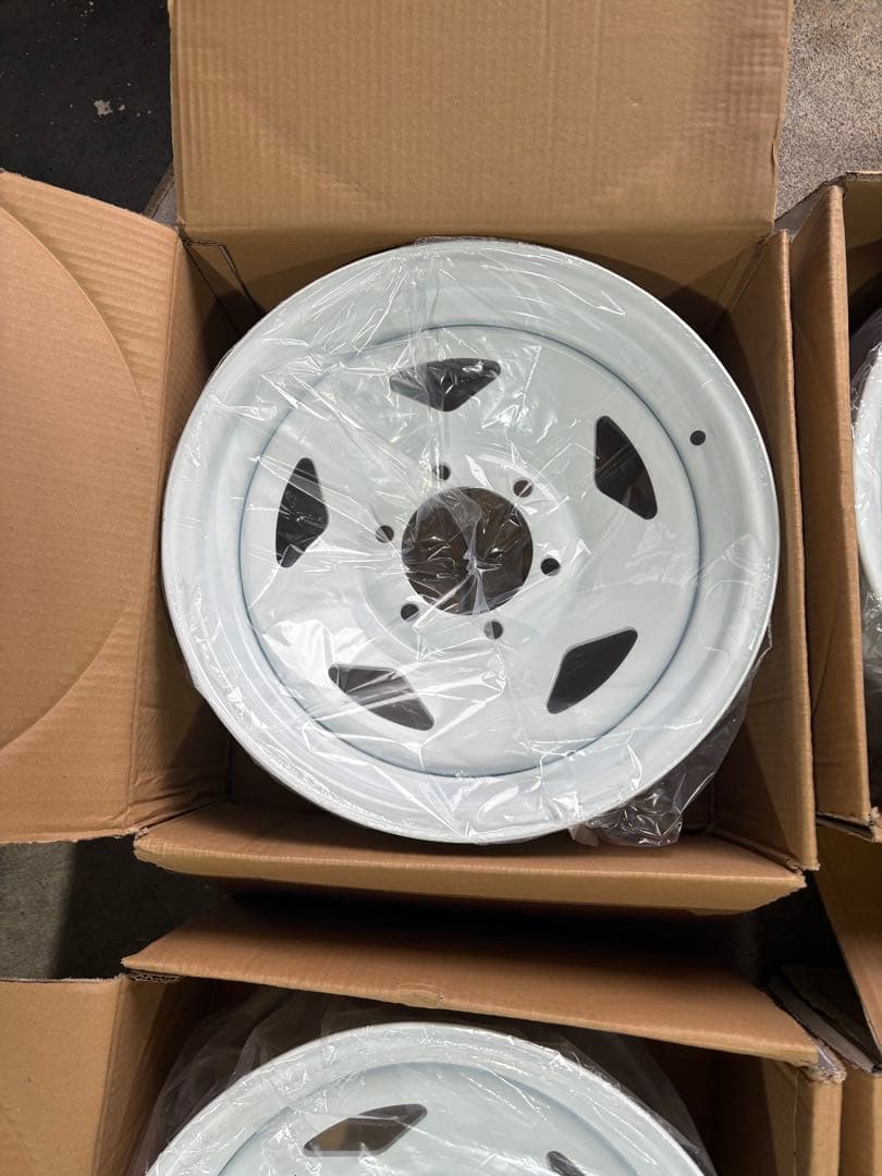 15インチ ホワイト 5スポークホイール ハイエース