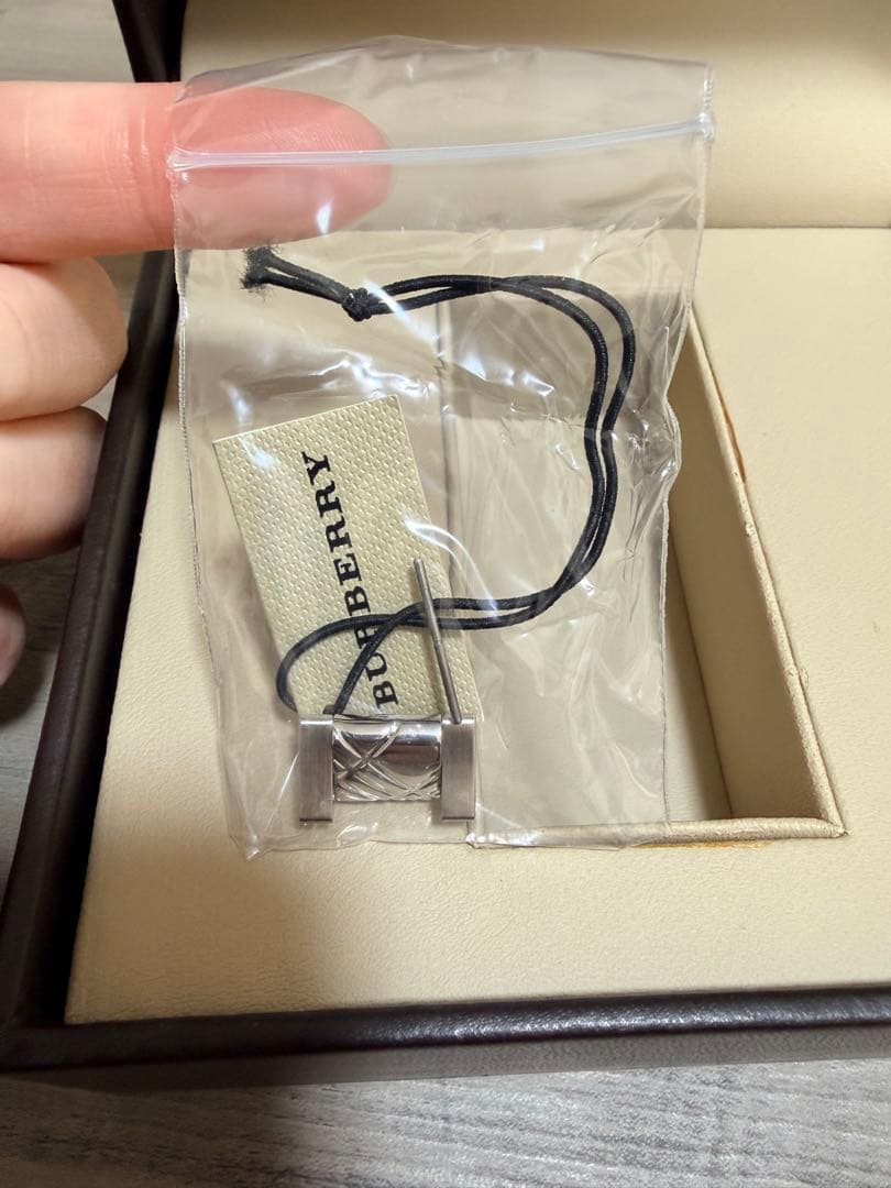 ひろき♪ BURBERRY アナログ腕時計