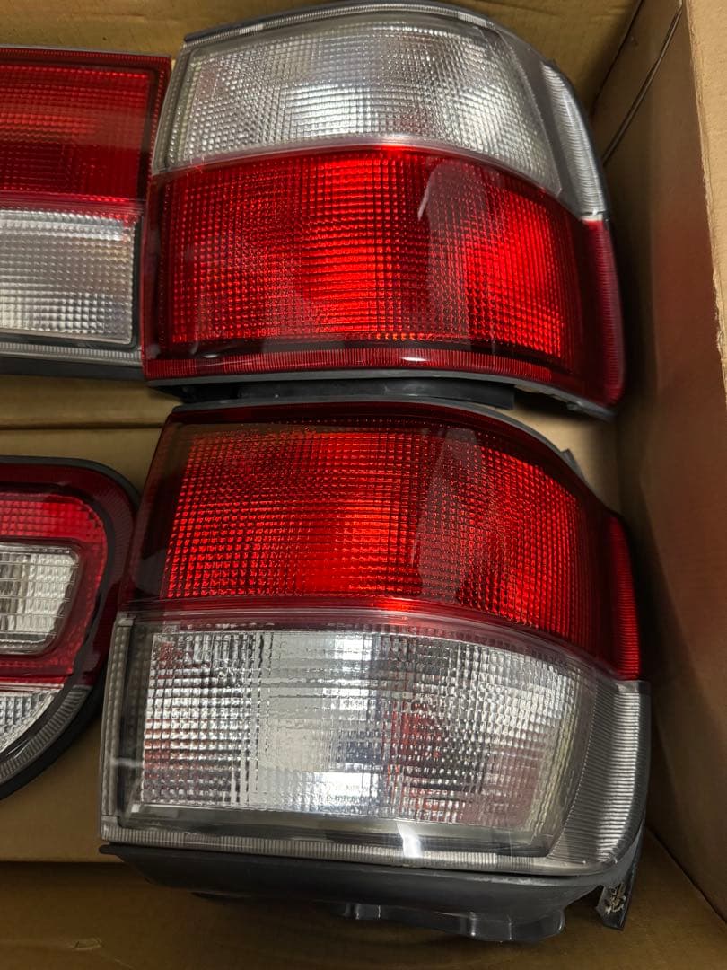 デリカスペースギア　社外テールランプ