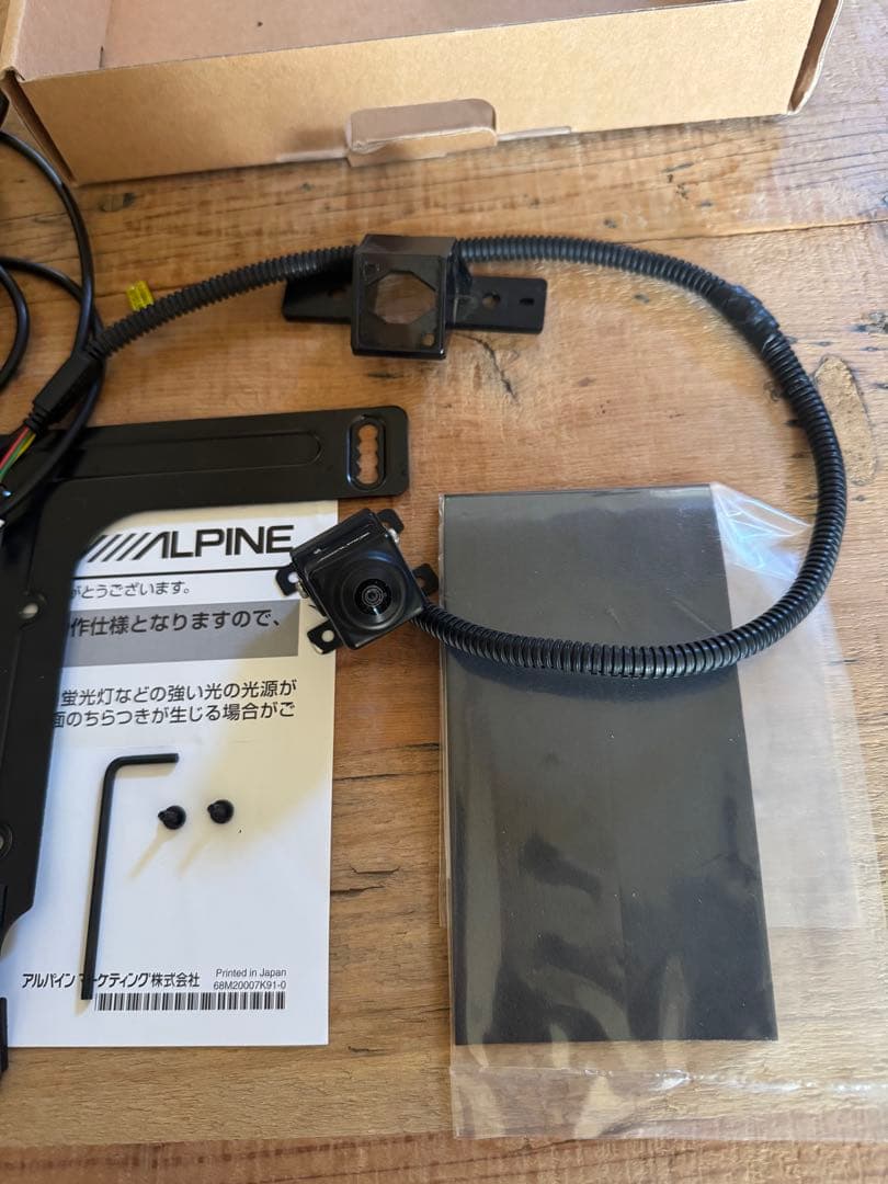 ALPINE バックカメラ＋延長配線付き＋ジムニー専用ブラケット