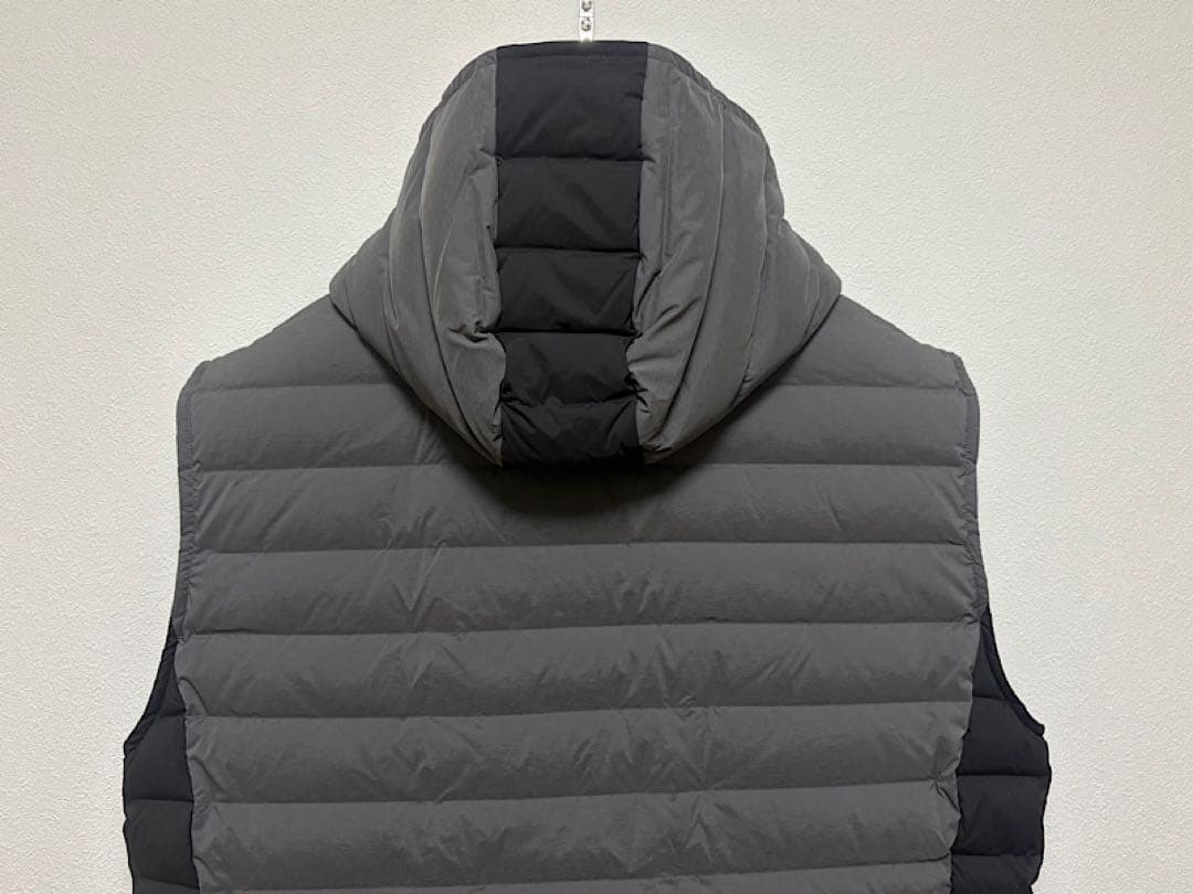 新品1PIU1UGUALE3 GOLF 24AW定価10万フーディダウンベスト灰