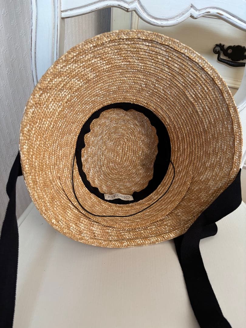 KIKONO ベージュ 麦わら帽子 黒リボン