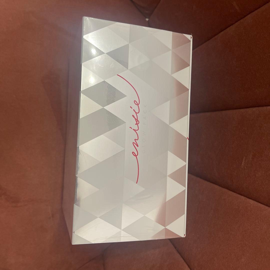 enisie GLOW PACK大人気　プルプル艶々お肌