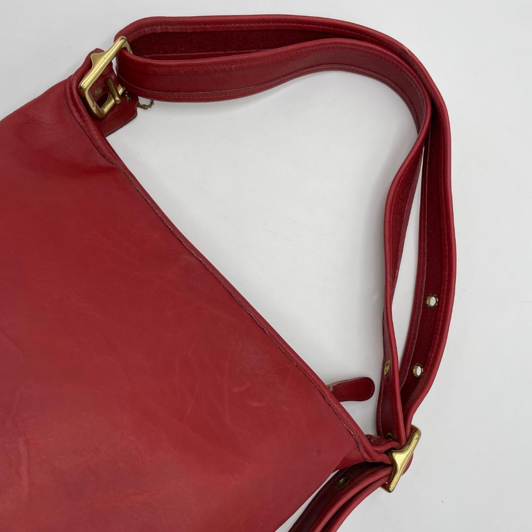 良品 COACH ショルダーバッグ レザー レッド オールドコーチ 斜め掛け
