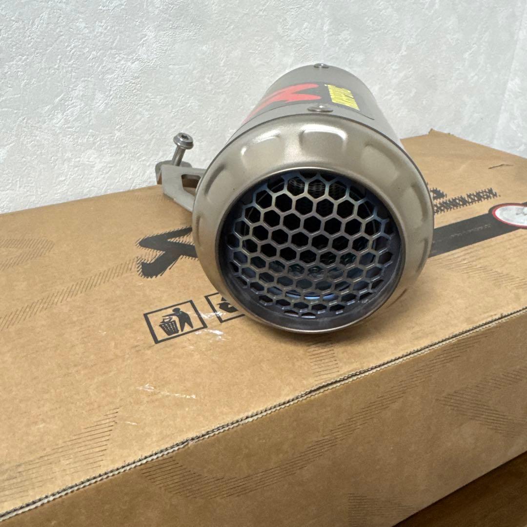 AKRAPOVIC スリップオンマフラー RC