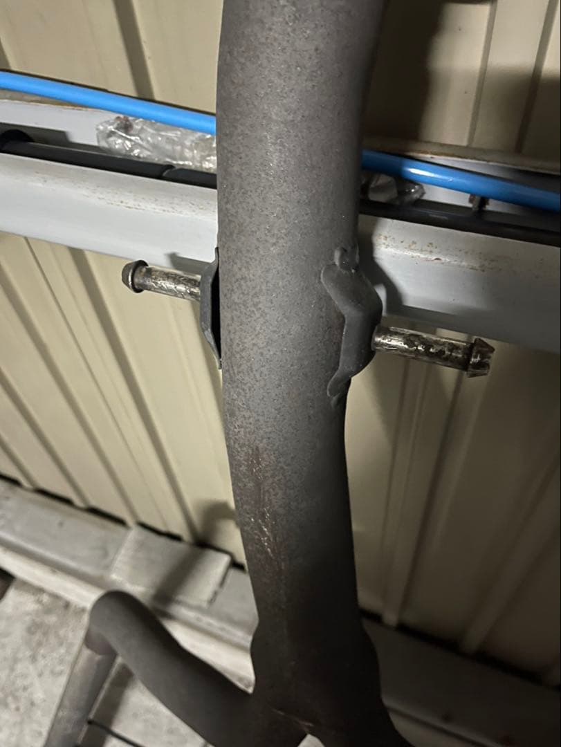 Y字型 マフラー本体 金属製 取り付け部品付き