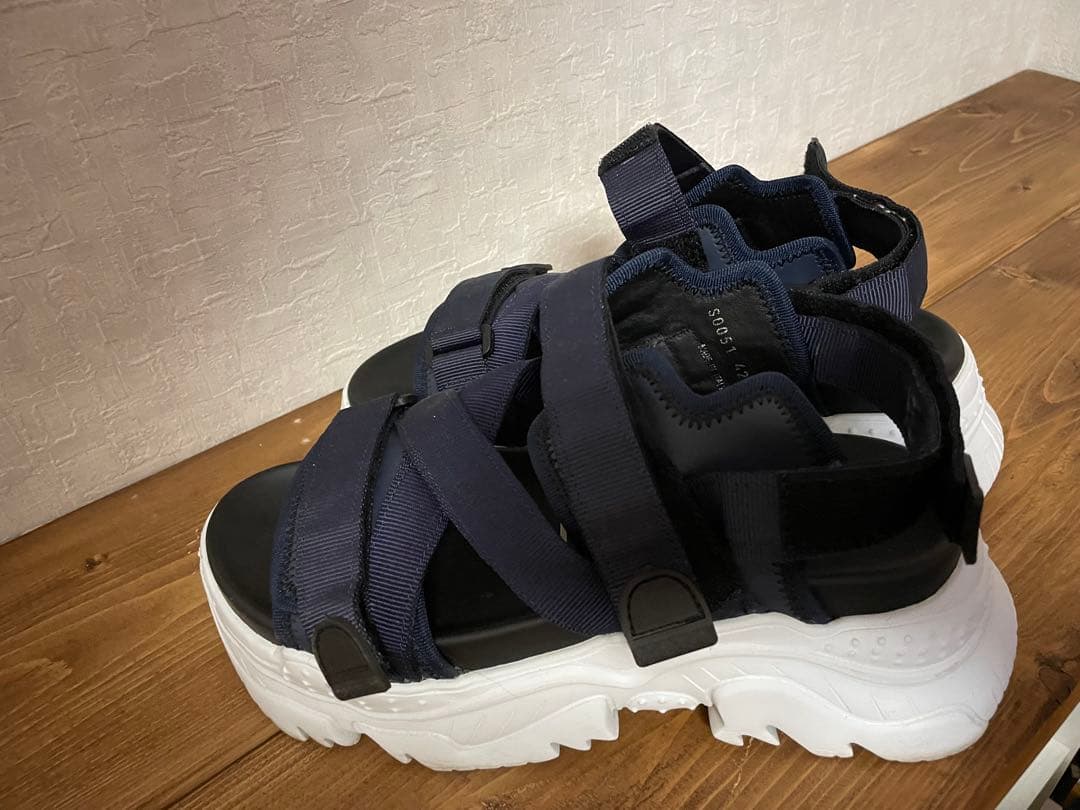 N°21 ネイビー スポーツサンダル