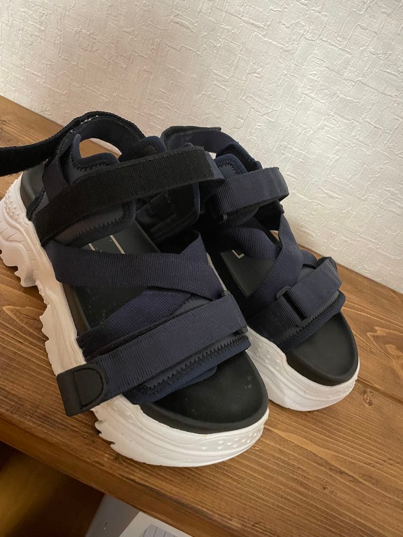 N°21 ネイビー スポーツサンダル