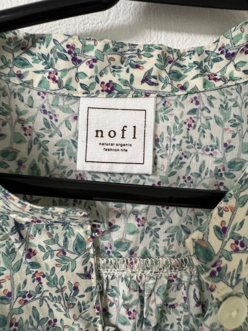 nofl ノフレ コットン鳥と実プリントワンピース ベージュ×グリーン