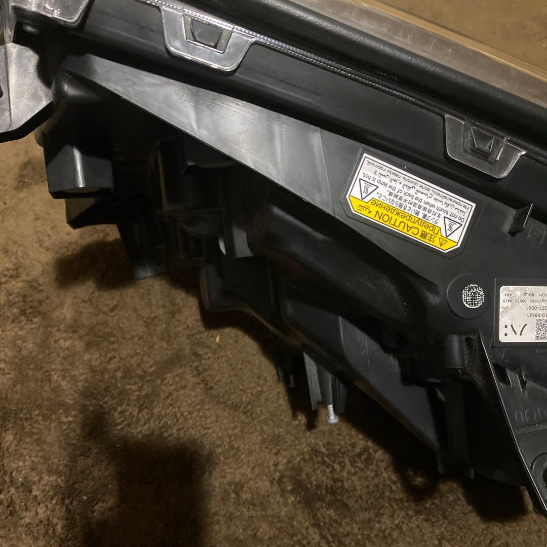 アルファードヘッドライト後期3眼